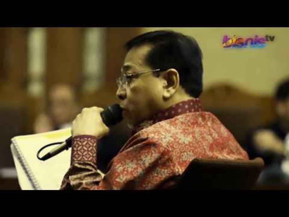 Papa Setnov Baca Puisi
