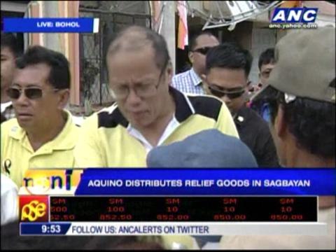 PNoy visits quake-hit Tubigon