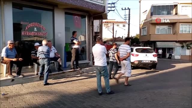 Tekirdağ'da şaşkınlık veren kaza...Otobüs ile otomobilin arasında sıkıştı