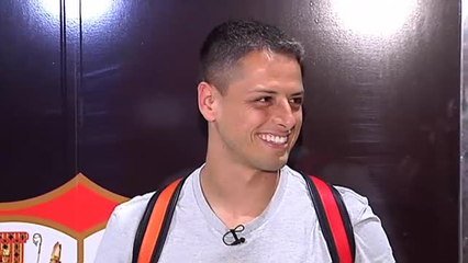 Chicharito llega al Sevilla con la ilusión de darlo todo