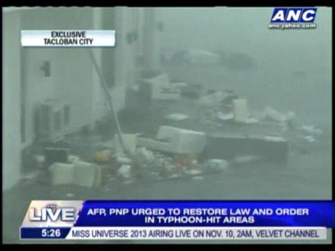 WATCH: 'Yolanda' lashes Tacloban evacuation center