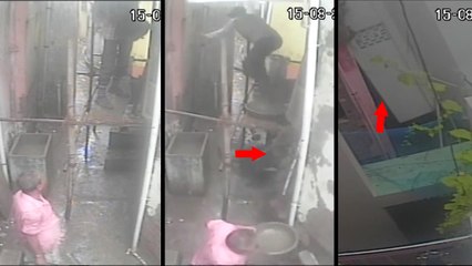 देखिए वीडियो, अचानक पत्तों की तरह बिखर गया मकान, अंदर ही दब गए परिवार के 7 लोग