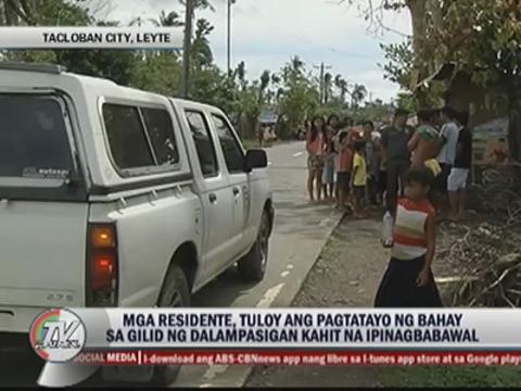 'Yolanda' survivors rebuilding homes in danger zone