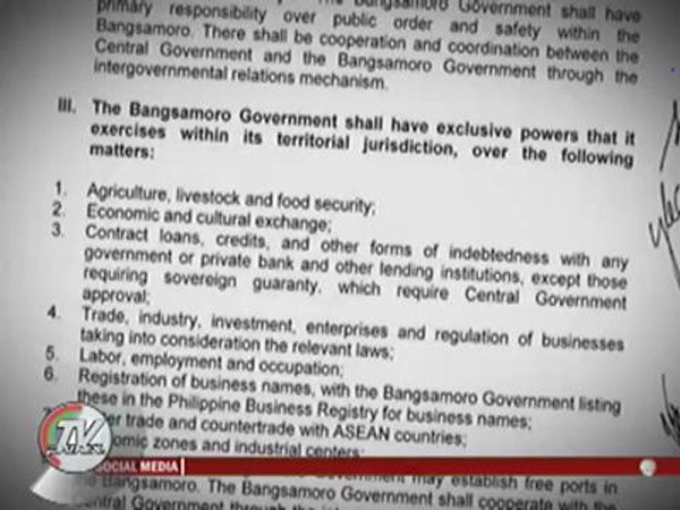 Gov't, Moro rebels sign power-sharing deal