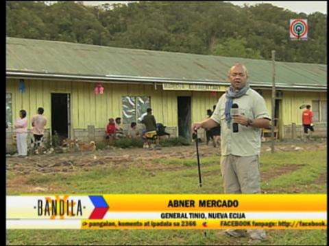 Dumagat kids get gifts from mountaineers