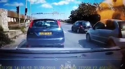 VÍDEO: Por cosas así debes alejarte de los conductores agresivos