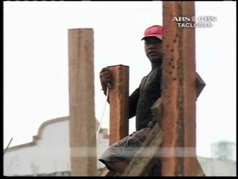 Lacson checks on rehab efforts in Leyte, Samar