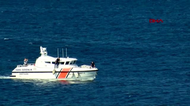 Çanakkale bozcaada'da yarısı batık gemi, oturduğu karada duruyor-2