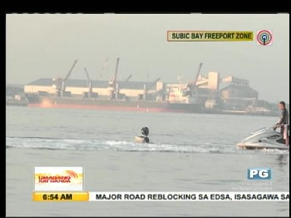 Atom Araullo tries flyboarding in Subic