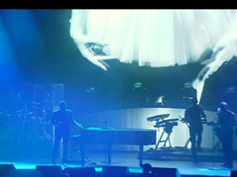 Review: Lionel Richie sings greatest hits - Part 3