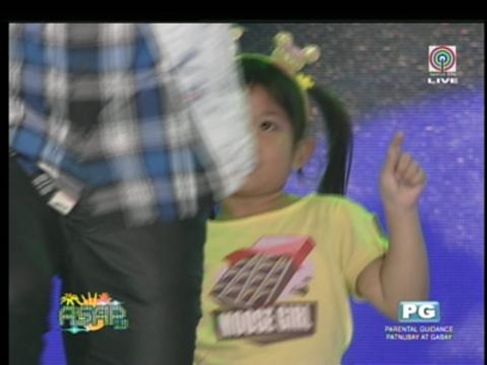 Vina Morales hugs Vhong Navarro