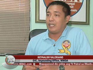 WATCH: Towing company workers jump on car