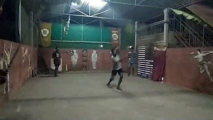 KALARI PAYYATTU Urumi flexible sword Demo