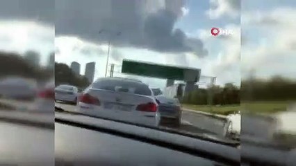 TEM Otoyolu’nda lüks otomobillerin “makas” yarışı