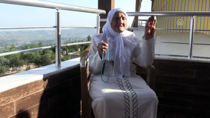 Hac hayali gerçek olan asırlık Fikriye Nine'nin mutluluğu - MERSİN