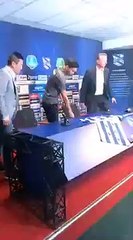 đoàn văn hậu chính thức ký hợp đồng với CLB Heenrenveen Hà LAn