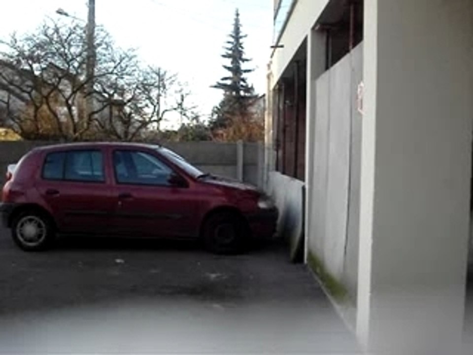 Moi & Julie, les grosses gogoles qui crient dans la rue...