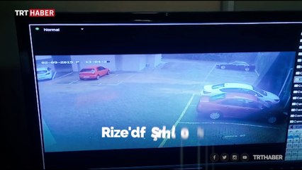 Rize'de 4 araç istinat duvarının altında kaldı