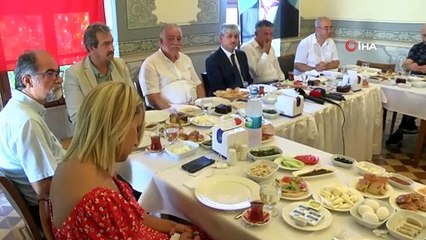 Hatay Valisi Doğan: 'İdlib’teki insanlar Türkiye kapıları açacak diye kandırıldı'