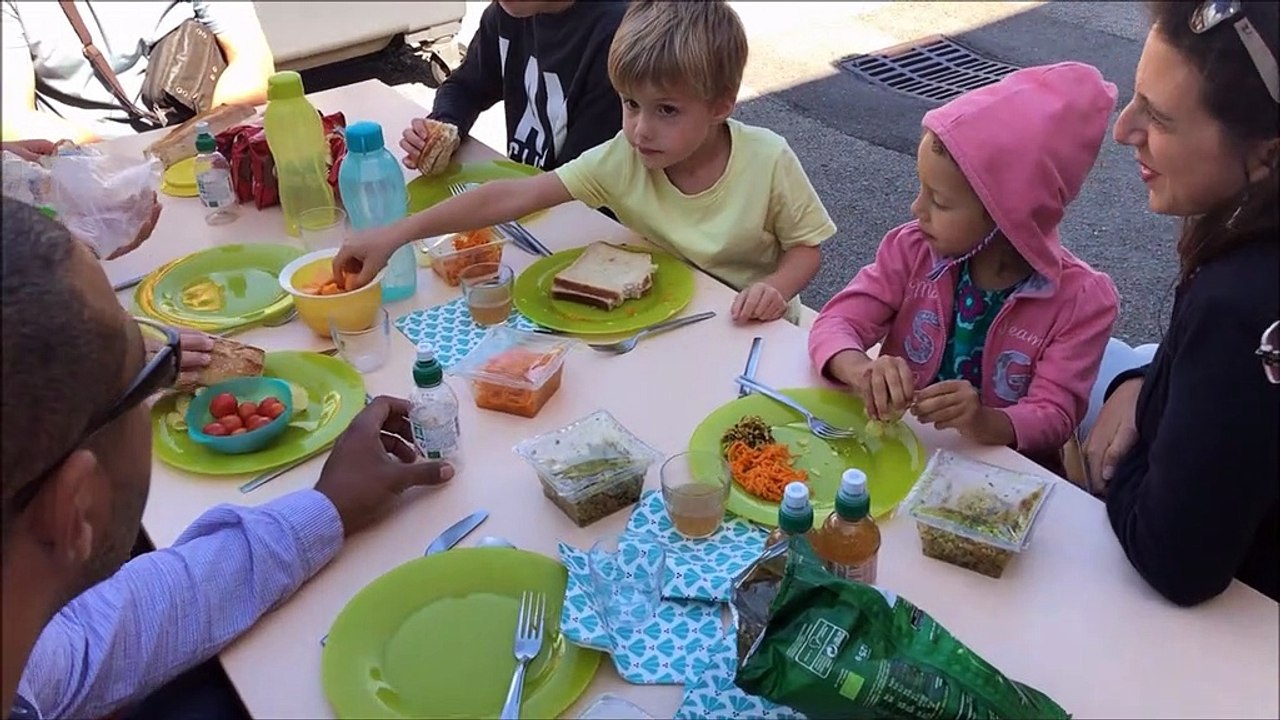 Inauguration des préaux et des galeries couvertes du collège Robert Aubry de Ligny-en-Barrois par le président du département de la Meuse Claude Léonard