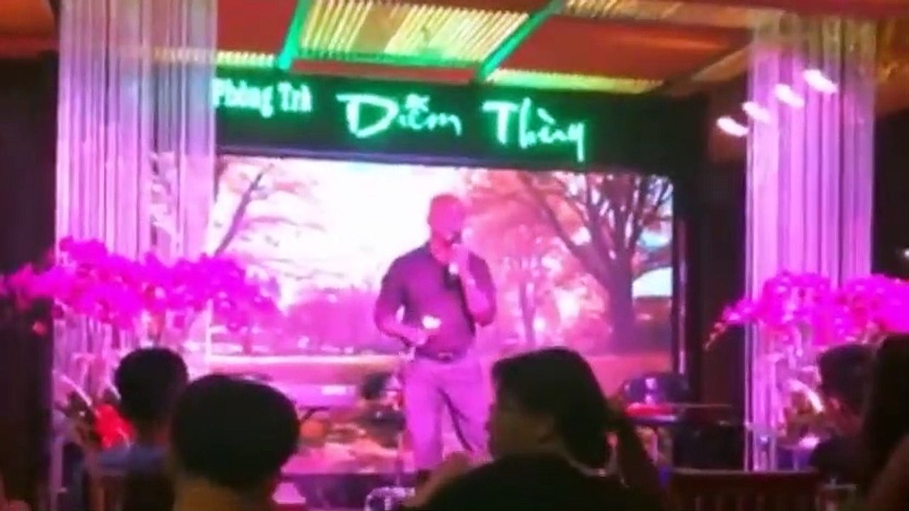 Đắp mộ cuộc tình - Randy