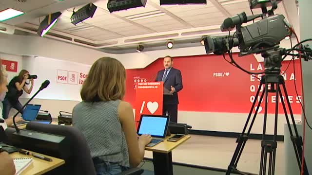 Ábalos culpa a los perdedores que no aceptan el resultado electoral del bloqueo político