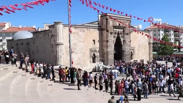 Sivas'ta İlber Ortaylı izdihamı