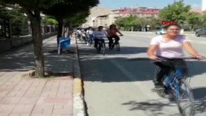 Vanlı kadınlar, kısa filmde bisiklet deneyimlerini anlattı