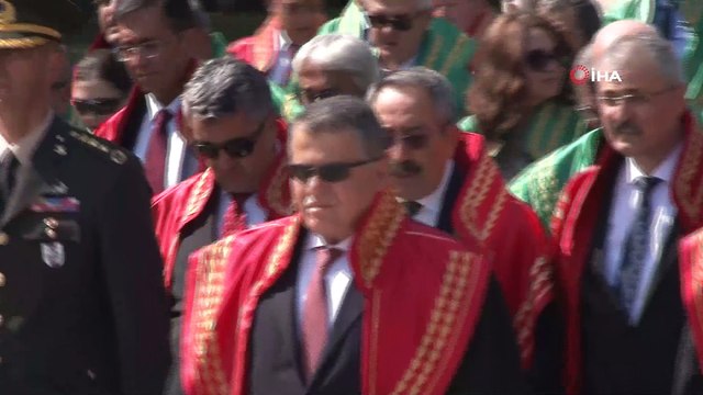 - Yargıtay Başkanı Cirit Anıtkabir’i ziyaret etti