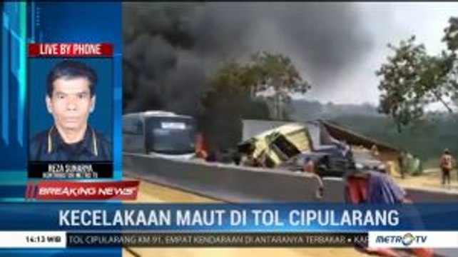 6 Kendaraan Terbakar Akibat Kecelakaan di Tol Cipularang