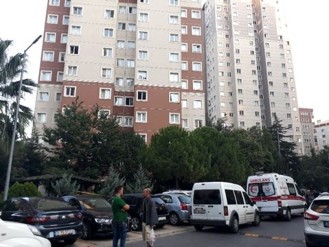 17. kattan düşen 2 yaşındaki çocuk hayatını kaybetti