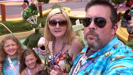 Sophia Isabella e Alice se Divertindo nos Parque da Disney