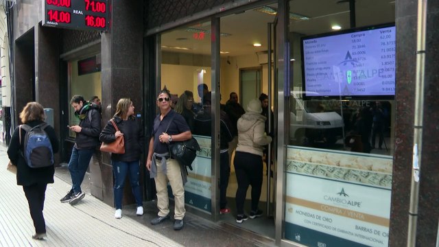 Argentina estrenó control cambiario en medio de temores de ahorristas