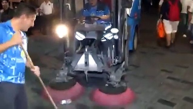 İBB'de zulüm devam ediyor! İmamoğlu ödüllü işçiyi de kovdu!