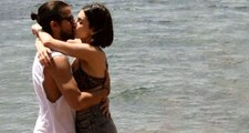 Oyuncu Fulya Zenginer, denizde sevgilisini öpücüklere boğdu