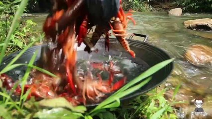 A large pot of Spicy Crayfish