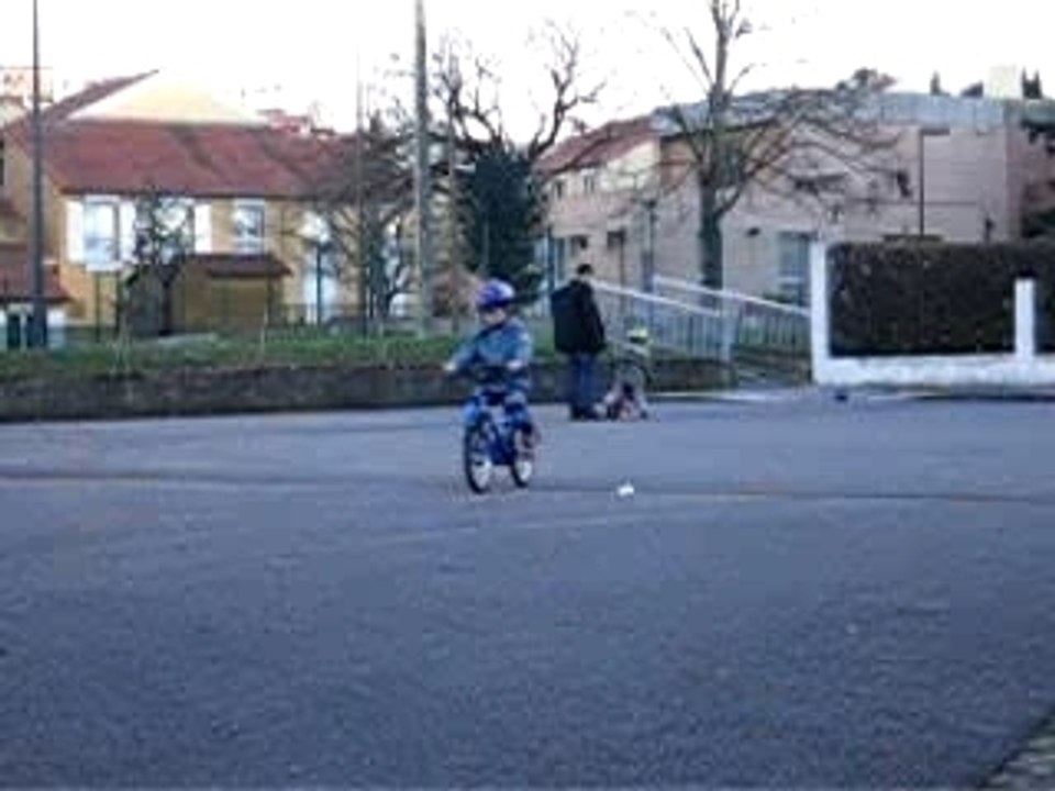 Vélo bleu - Vrouououfff