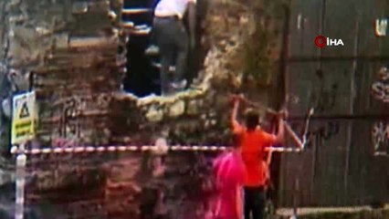 Karaköy'de Mimar Sinan tarafından yapılan 450 yıllık tarihi çeşmeyi levyeyle böyle yıktılar