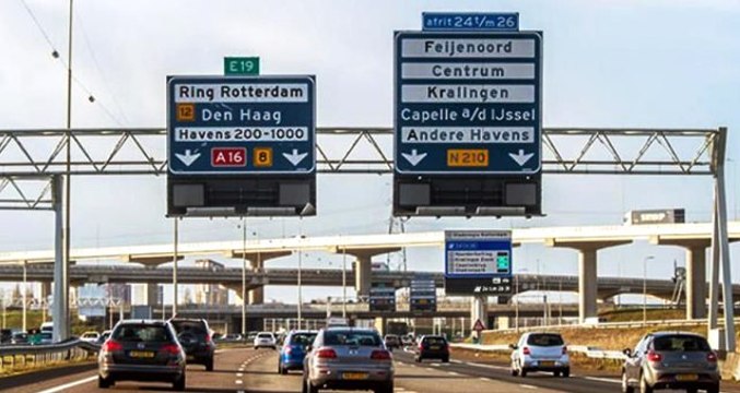 Rotterdam'da bir polis memuru darp edilldiği için Türklere ve Faslılara düğün konvoyu yasağı geliyor