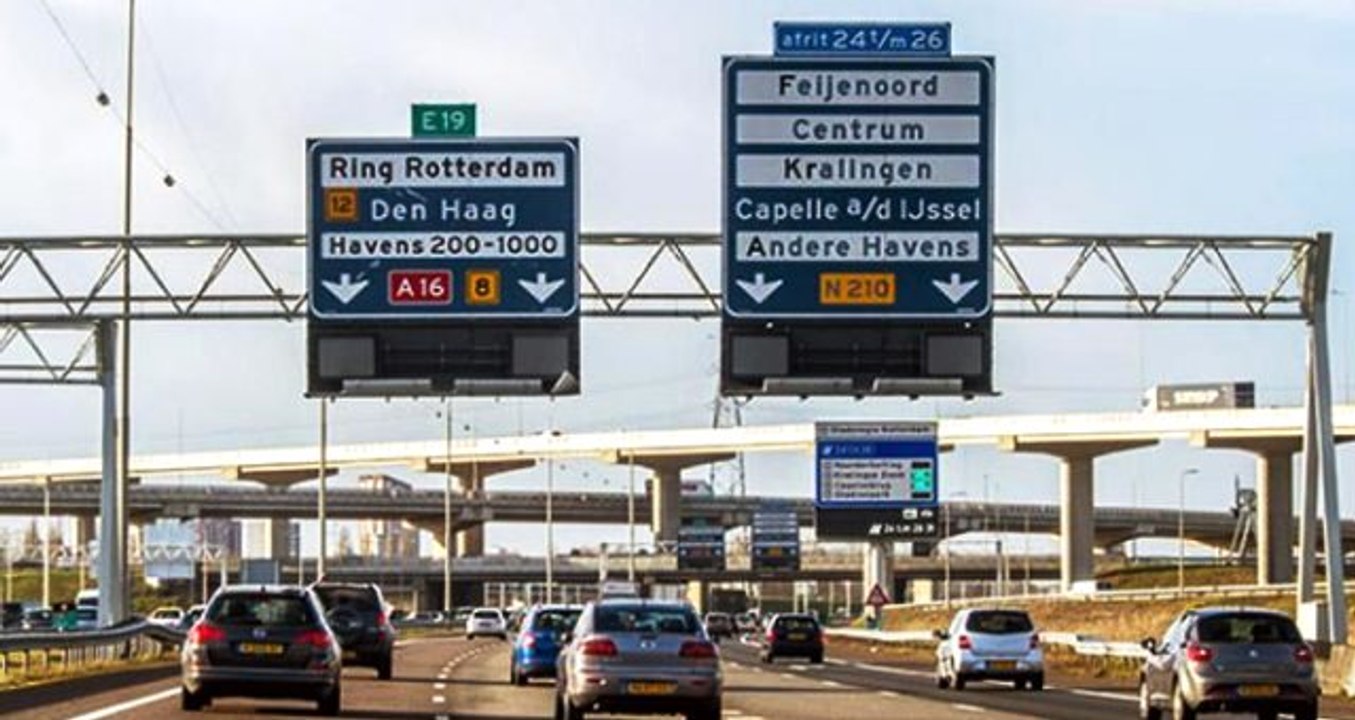 Rotterdam'da bir polis memuru darp edilldiği için Türklere ve Faslılara düğün konvoyu yasağı geliyor