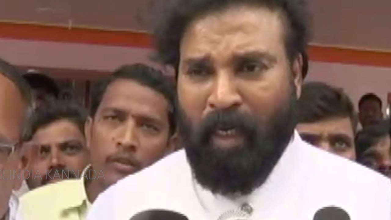 ಡಿಕೆಶಿಗೆ ಕೈ ಮುಗಿದು ಸಾರಿ ಕೇಳಿದ ಶ್ರೀ ರಾಮುಲು..! | Sriramulu | Oneindia Kannada
