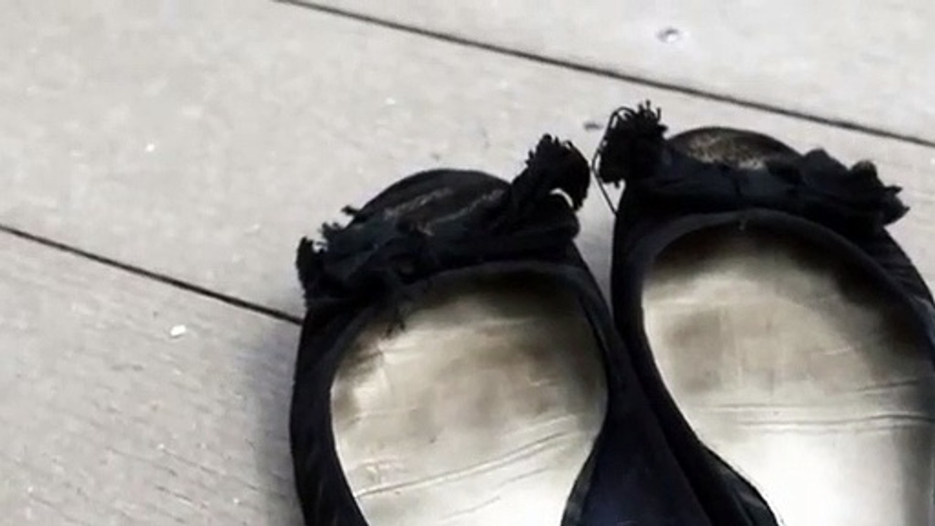 Inside Soles of Well Worn Flats Black Canvas Womens Shoes - video  Dailymotion