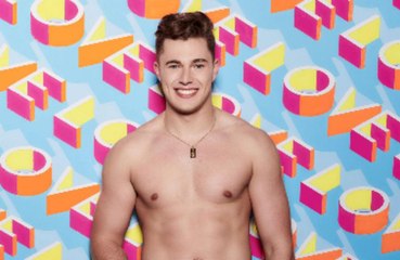 Curtis Pritchard's mum helps with his dyslexia by writing things down