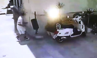 Monopoli (BA) - Muri imbrattati, identificato un 16enne (03.09.19)