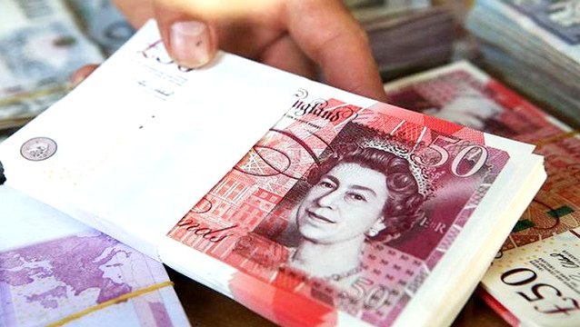 İngiltere'deki Brexit bilmecesi: Sterlin, dolar karşısında 3 yılın en düşüğüne indi