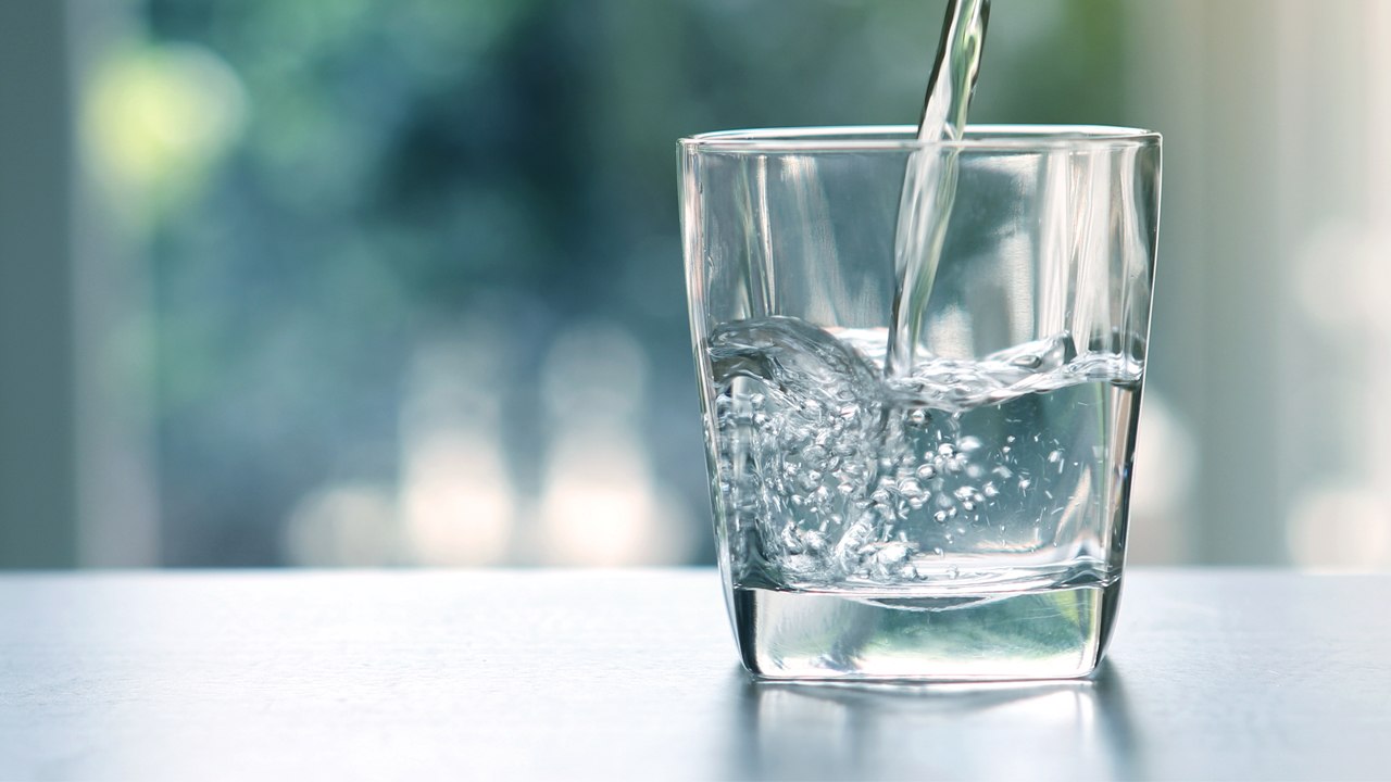 A new solar-power device can turn salt water into clean drinking water