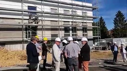 Le président du département, Mathieu Klein, en visite sur le chantier de reconstruction du collège de Homécourt