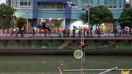 부산에서 술 취해 걷던 50대 하천으로 추락 / YTN