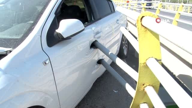 - Bariyer demirleri otomobile ok gibi saplandı: 2 yaralı