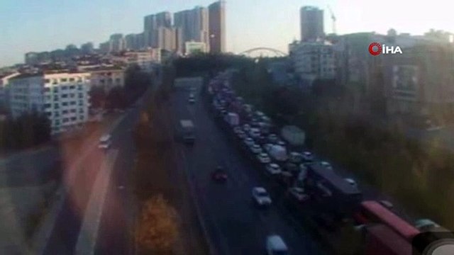 TEM Bağlantı yolunda 7 aracın karıştığı zincirleme kaza: Yaralılar var